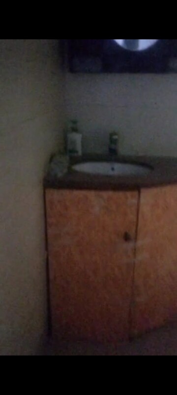Furnished Amenities in 2 BHK Apartment at Snehdhara CHS, Vile Parle West – for Rent