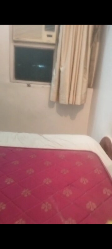 Furnished Amenities in 2 BHK Apartment at Snehdhara CHS, Vile Parle West – for Rent