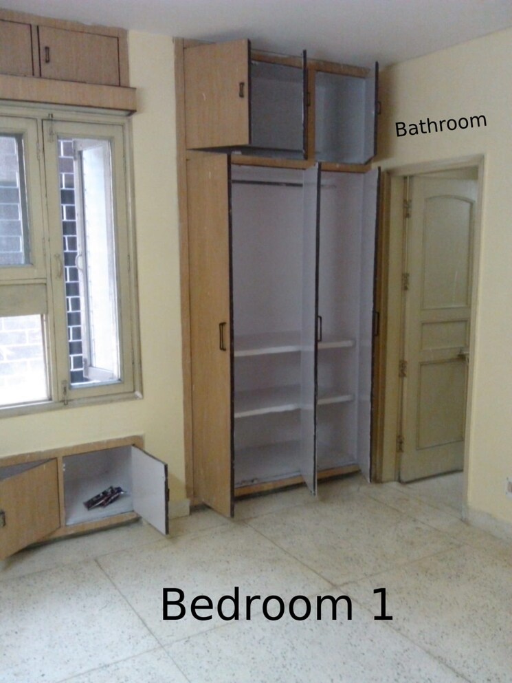 Room, mayur vihar phase 1 3.5 Bedroom 1550 Sq.Ft. Apartment In Mayur Vihar Phase 1 Delhi 9077935