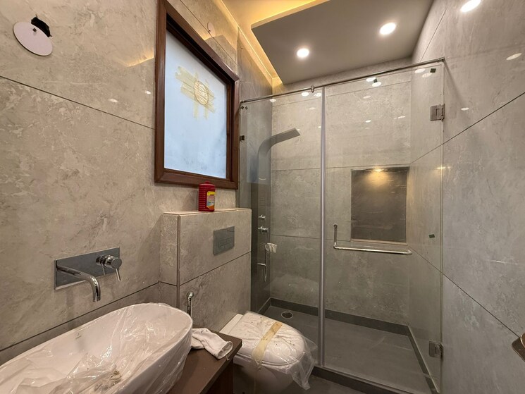 Bathroom, paschim vihar 3 Bedroom 1500 Sq.Ft. Builder Floor In Paschim Vihar Delhi 9077952