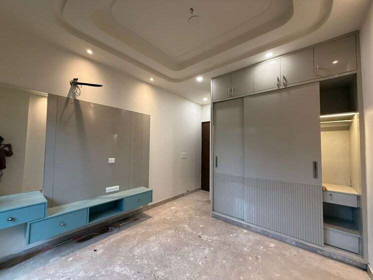 Room, paschim vihar 3 Bedroom 1500 Sq.Ft. Builder Floor In Paschim Vihar Delhi 9077952