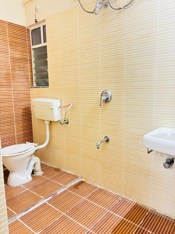 Bathroom, vishal-srushti 2 Bedroom 1200 Sq.Ft. Apartment In Kharadi Pune 9077974