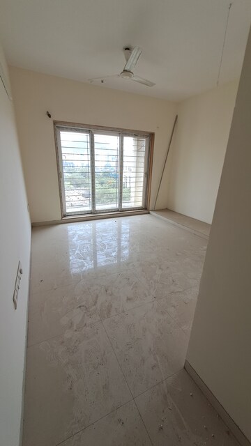 Room in 2 BHK Apartment at Puranik Grand Central, Vartak Nagar – for Sale