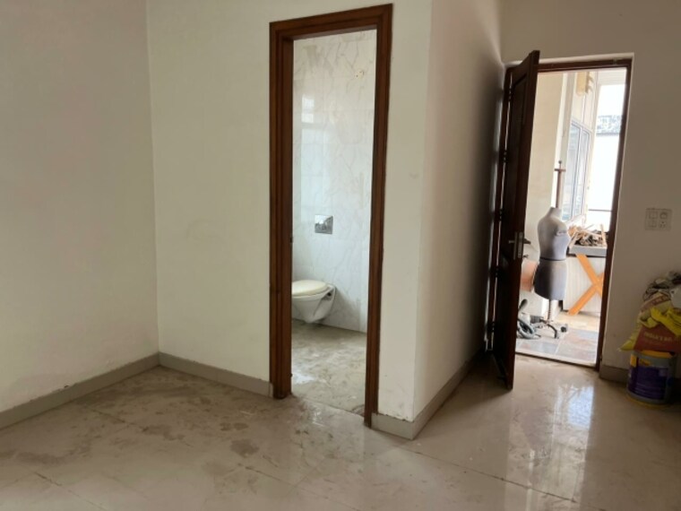 Room, sector 91 6 Bedroom 283 Sq.Yd. Independent House In Sector 91 Mohali 9077994