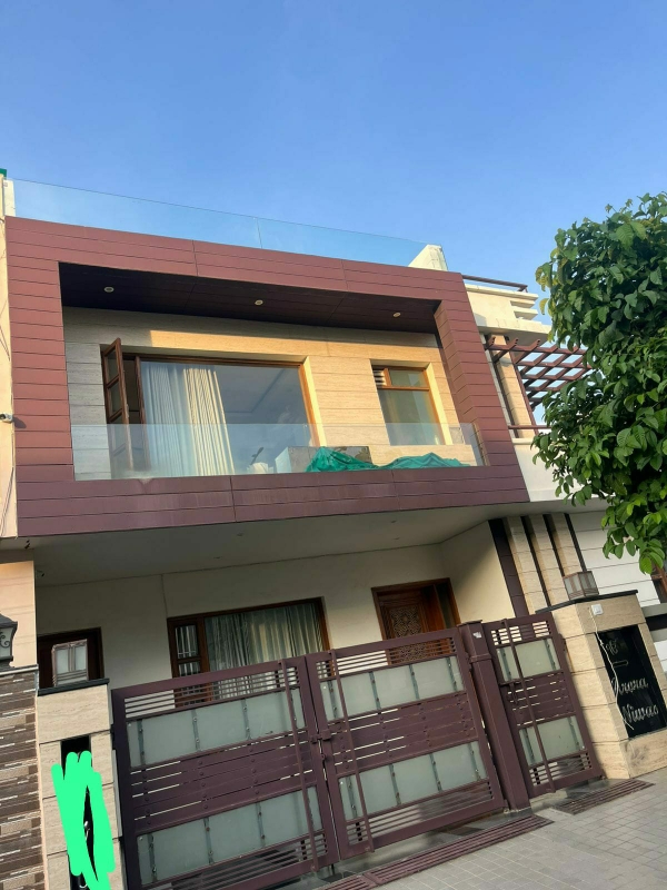 6 BHK + Servant Room Independent House For Sale in Sector 91