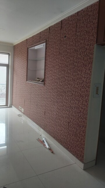 Bedroom in 3.5 BHK Apartment at Mayur Vihar Phase 1 Extension – for Rent