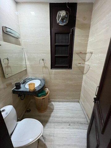 Parking in 3 BHK Builder Floor at Janakpuri – for Rent