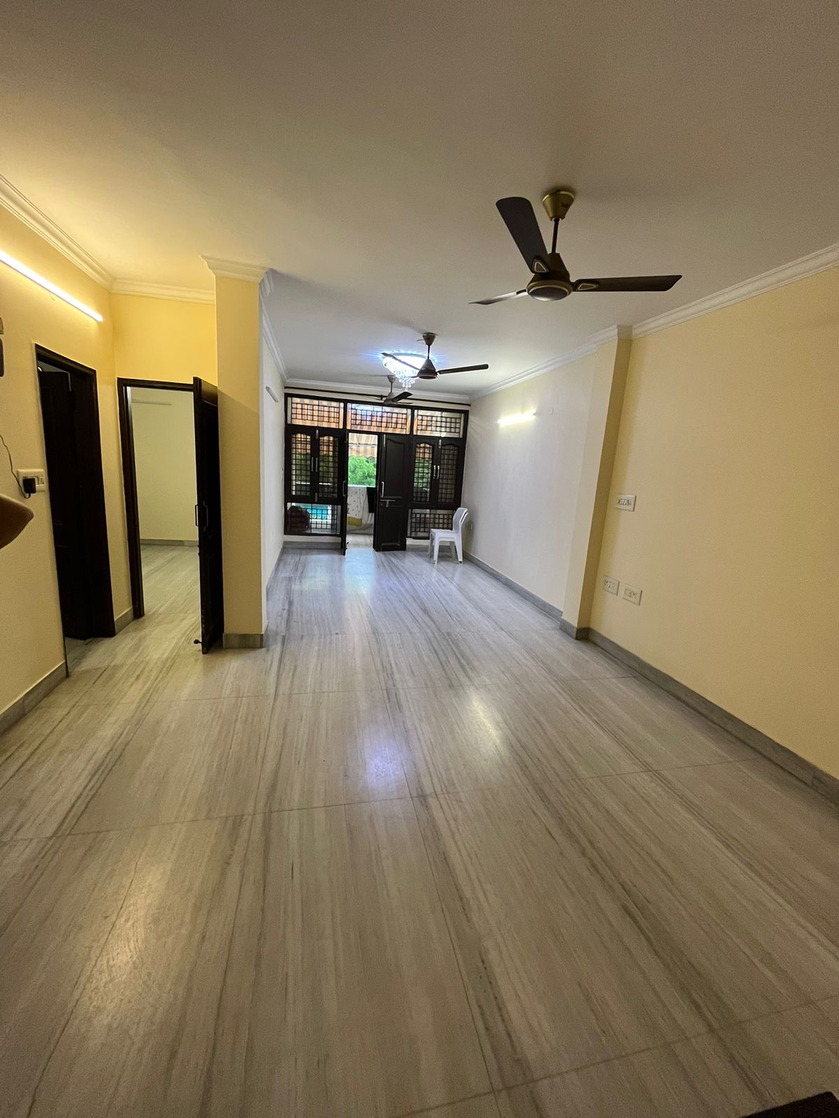 3 BHK Builder Floor For Rent in Janakpuri