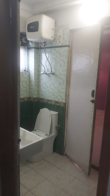 Bathroom in 3.5 BHK Apartment at Mayur Vihar Phase 1 Extension – for Rent