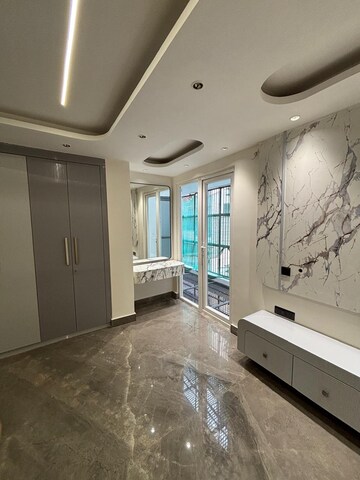 Room in 4 BHK Builder Floor at Janakpuri – for Sale
