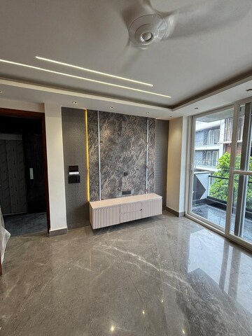 Room in 4 BHK Builder Floor at Janakpuri – for Sale