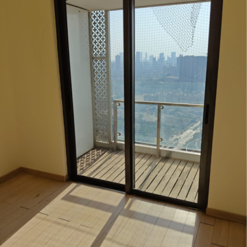 Room in 2 BHK Apartment at Lodha Gardenia, Wadala Truck Terminal – for Rent
