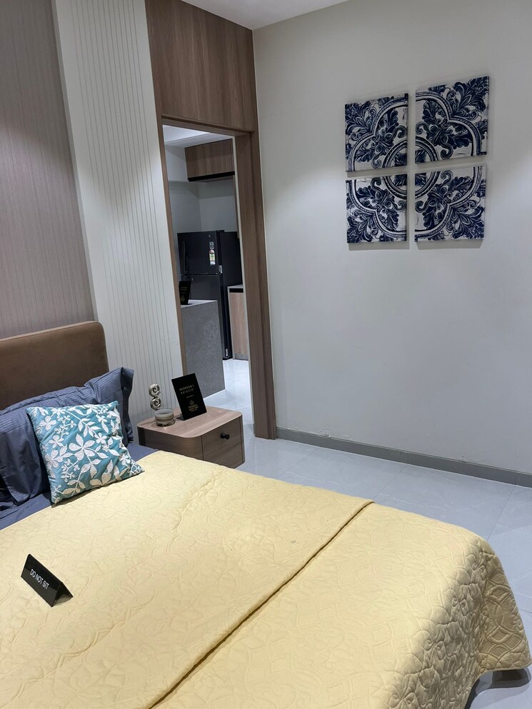 Room, dadar west 2 Bedroom 504 Sq.Ft. Apartment In Dadar West Mumbai 9078097