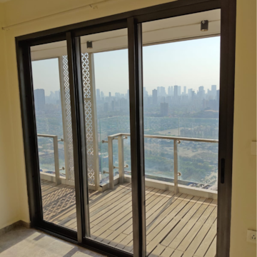 Room in 2 BHK Apartment at Lodha Gardenia, Wadala Truck Terminal – for Rent