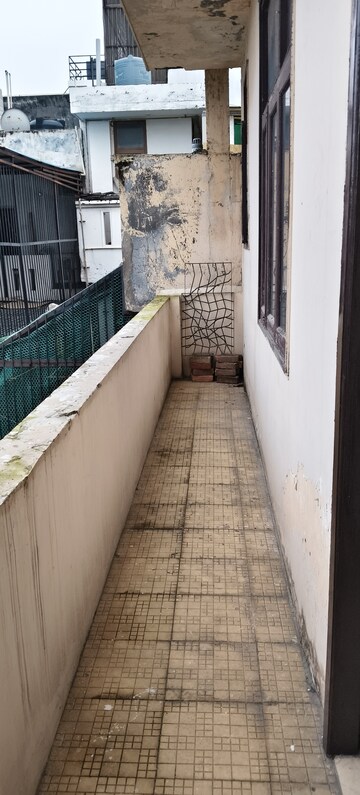 Balcony in 2 BHK Independent House at RWA Apartments Sector 52, Sector 52 – for Rent