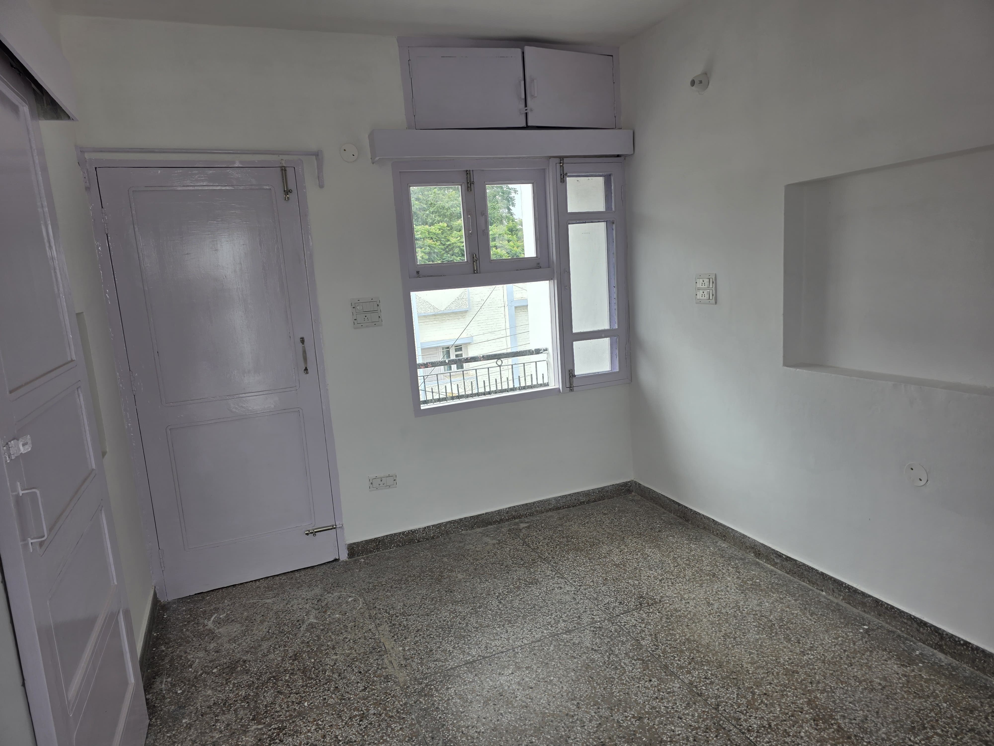 2 BHK Builder Floor For Rent in 2bhk Unfurnished 1st Floo