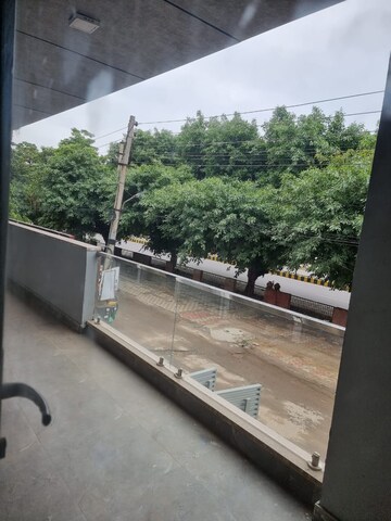 Balcony in  Pg at Sector 47 – for Rent