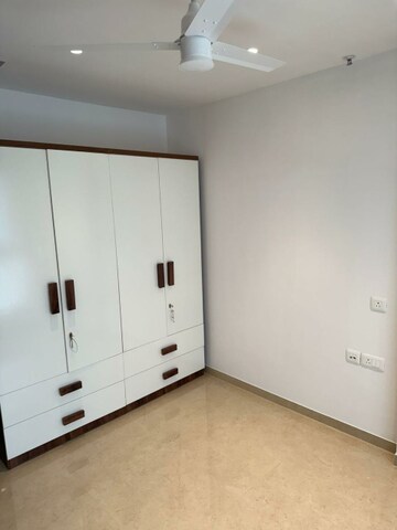 Room in 2 BHK Apartment at Hiranandani Highland, Powai – for Rent