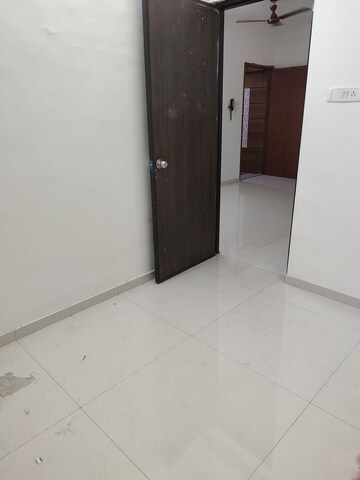 Room in 1 BHK Apartment at Tandice 69 Residency, Andheri East – for Rent
