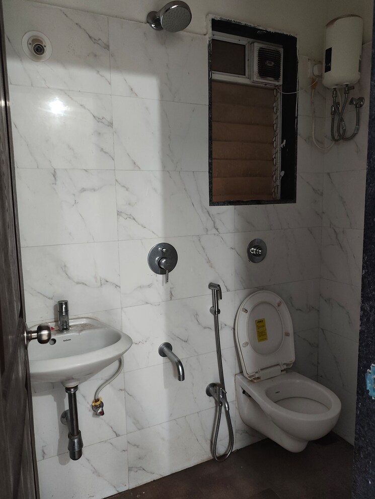 Bathroom, tandice-69-residency 1 Bedroom 336 Sq.Ft. Apartment In Andheri East Mumbai 9078208