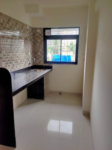 Team Area in 2 BHK Apartment at Kurla East – for Rent
