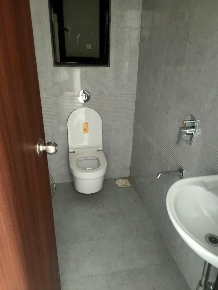 Bathroom, kurla east 2 Bedroom 550 Sq.Ft. Apartment In Kurla East Mumbai 9078227