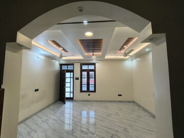 Building Lobby in 1.5 BHK Independent House at Gomti Nagar – for Rent
