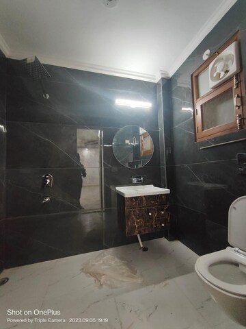 Attached Bathroom in 2 BHK Apartment at Adarsh Nagar – for Rent
