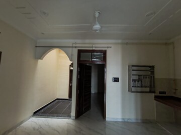 Building Lobby in 2 BHK Apartment at Parsvnath Royale Floors, Uattardhona – for Rent