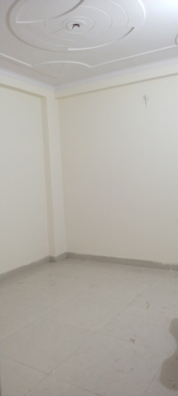 Room in 2 BHK Builder Floor at Mayur Vihar Phase 1 – for Rent