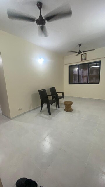 Room in 1 BHK Apartment at Raj Vaibhav Kandivali, Kandivali West – for Rent