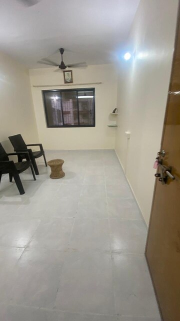 Room in 1 BHK Apartment at Raj Vaibhav Kandivali, Kandivali West – for Rent
