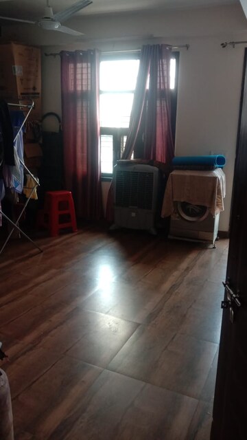 Parking in 3.5 BHK Builder Floor at Ghantaghar – for Sale