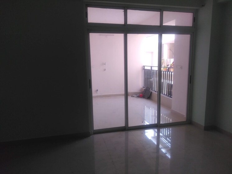 Room, six mile 3 Bedroom 1250 Sq.Ft. Apartment In Six Mile Guwahati 9078317