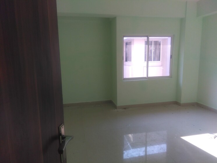 Room, six mile 3 Bedroom 1250 Sq.Ft. Apartment In Six Mile Guwahati 9078317