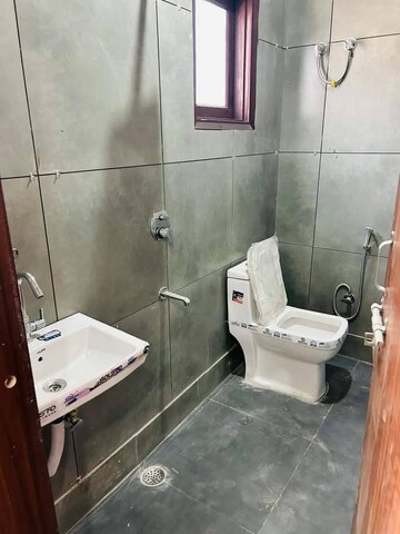 Bathroom in 1 BHK Builder Floor at Saket – for Rent