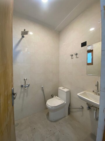Bathroom in 1 BHK Builder Floor at Saket – for Rent