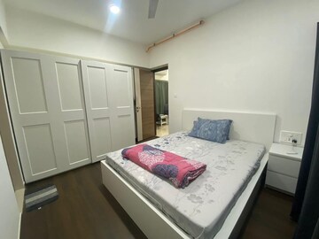 Bedroom in 2 BHK Apartment at Andheri West – for Rent