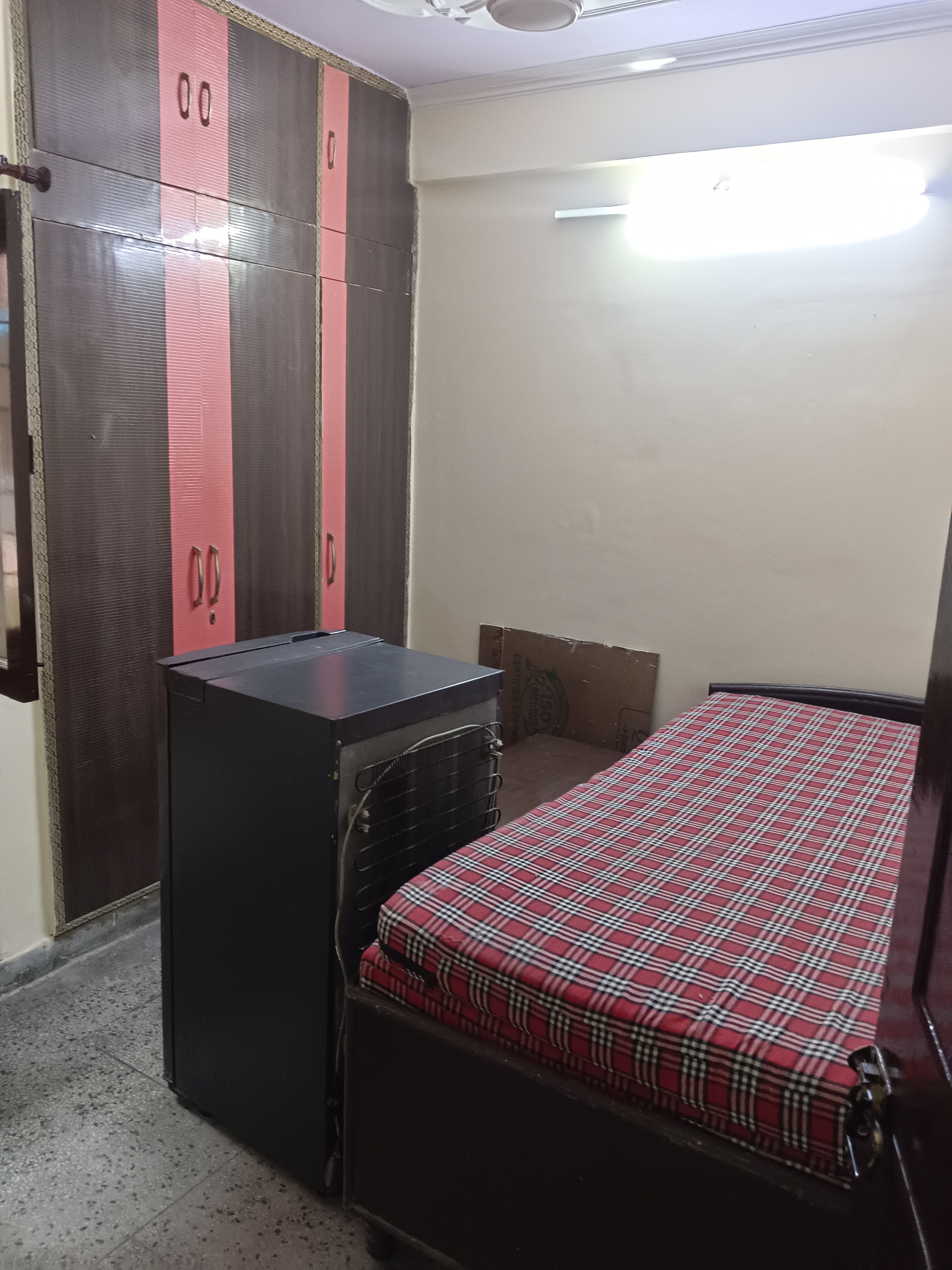 1 BHK + Extra Room Apartment For Rent in Mohan Park