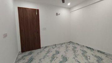 Room in 1 BHK Builder Floor at Saket – for Rent