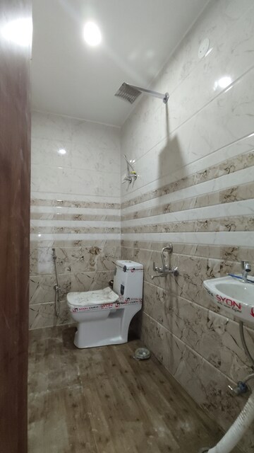 Bathroom in 1 BHK Builder Floor at Saket – for Rent