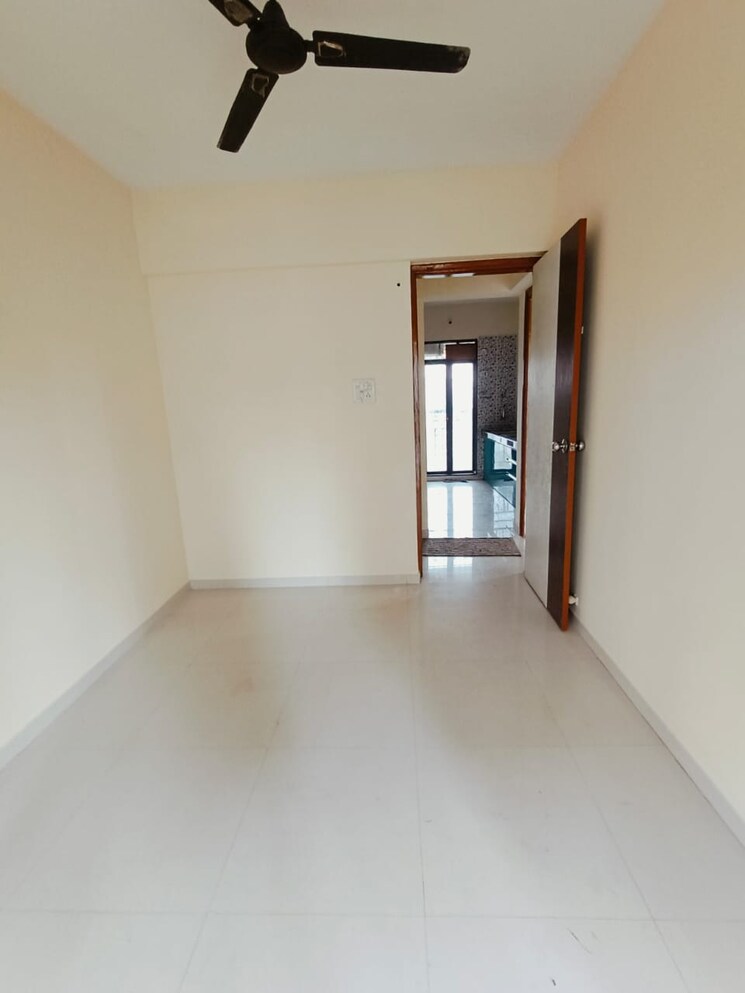 Room, sangle-trinity 1 Bedroom 460 Sq.Ft. Apartment In Gauripada Thane 9078377