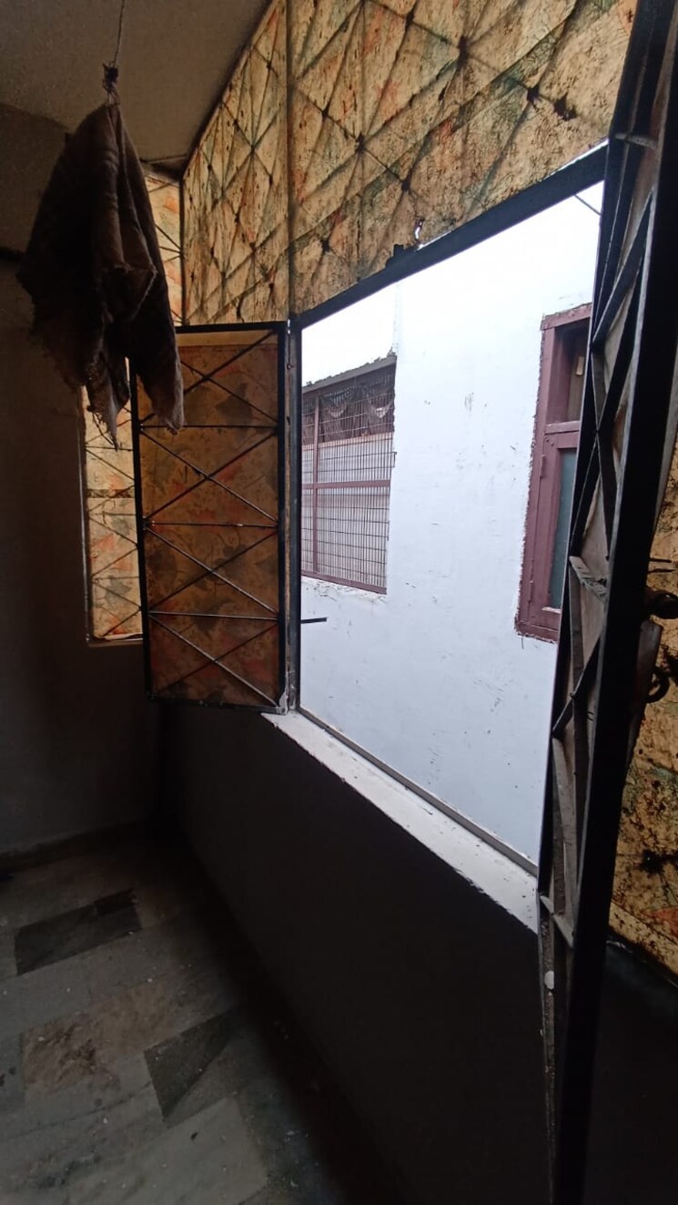 Room, paryavaran complex 2 Bedroom 800 Sq.Ft. Builder Floor In Paryavaran Complex Delhi 9078381