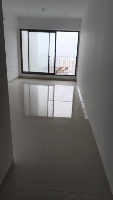 Room in 2 BHK Apartment at Sunteck City Avenue 4, Goregaon West – for Rent