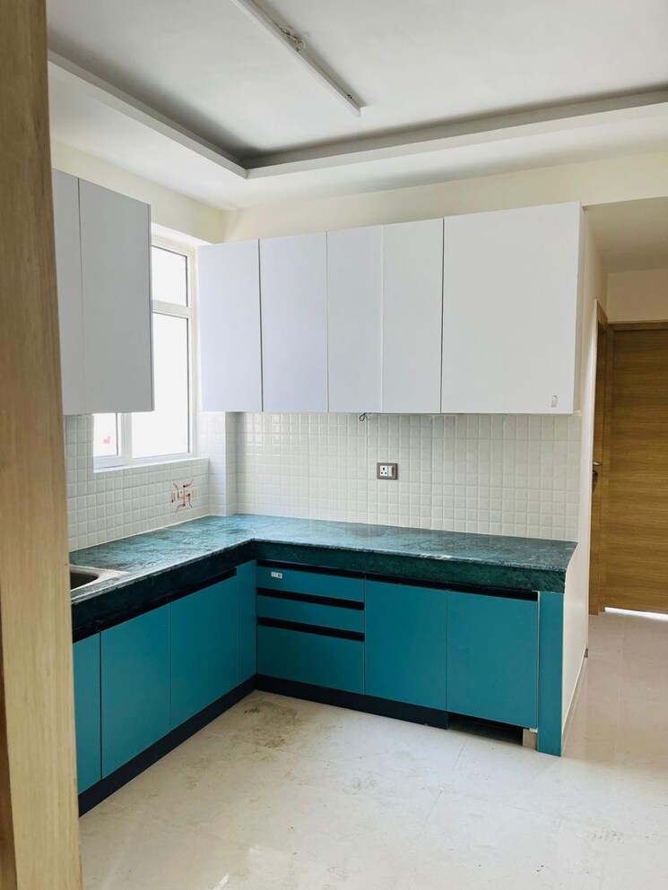 Kitchen, rof-aalayas-phase-2 3 Bedroom 645 Sq.Ft. Apartment In Sector 102 Gurgaon 9078409