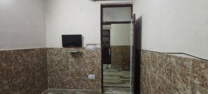 Room in 1 BHK Builder Floor at Mayur Vihar Phase 1 – for Rent