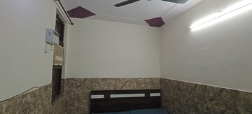 Furnished Amenities in 1 BHK Builder Floor at Mayur Vihar Phase 1 – for Rent