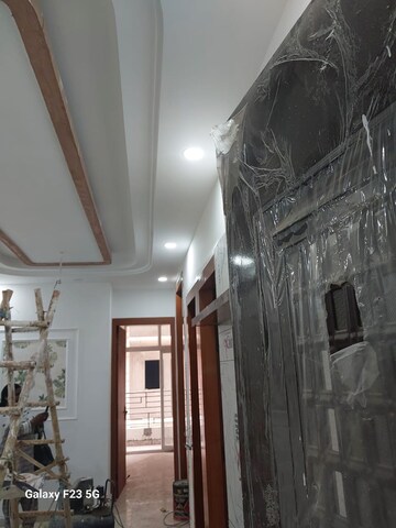 Furnished Amenities in 3 BHK Apartment at Green Home, Sector 73 – for Sale