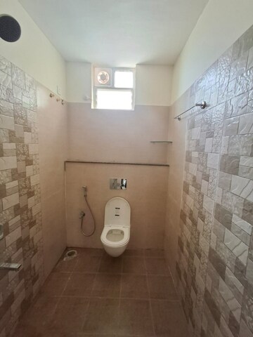 Bathroom in 6+ BHK Villa at Kapra – for Rent