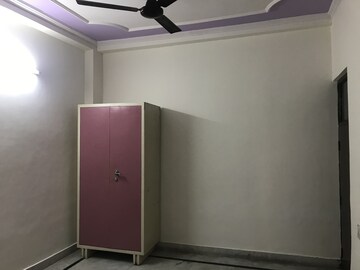 Room in 2 BHK Builder Floor at Mayur Vihar Phase 1 – for Rent